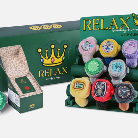 POP SUNDAY Relax Watch Plush Pendant, Confirmed Brown and Black Plush Watch - Picture 2 of 9